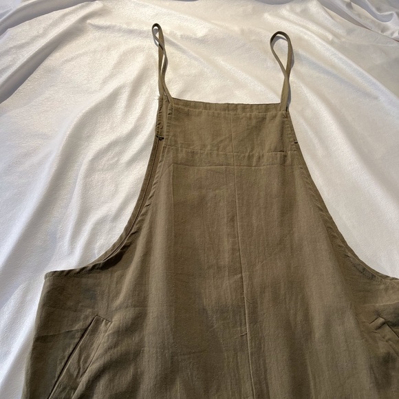 NWOT Women’s casual,loose long Bib pants, wide leg jumpsuit. Size Medium. - Picture 7 of 12